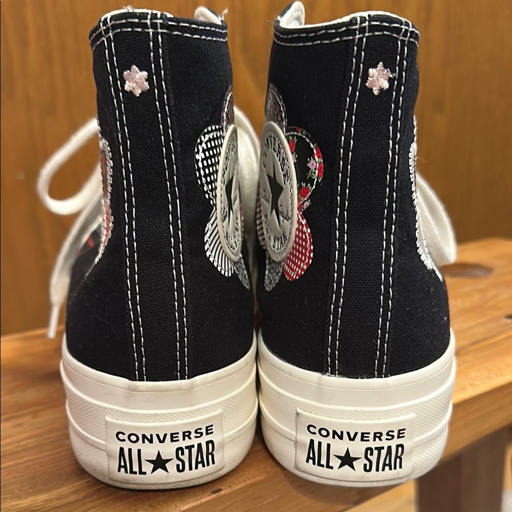 Converse Chuck Taylor All Star High-Tops with Flower Patch Pattern size 6.5. - Picture 5 of 15